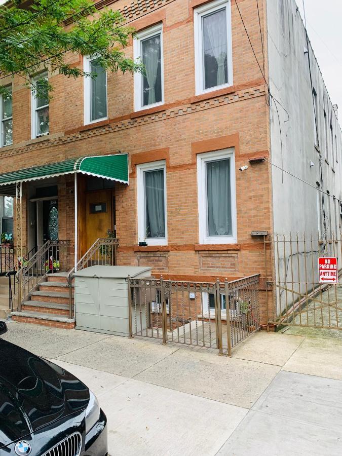 Urban Jungle Oasis In Queens! Hospedagem domiciliar